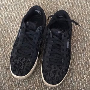 Women’s Puma sneakers